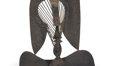 americateve | Modelo de la famosa escultura "Tete" de Pablo Picasso, que sac&oacute; a subasta la casa Christies en Nueva York, el lunes 4 de noviembre de 2013. La pieza que utiliz&oacute; Picasso para la escultura real no alcanz&oacute; el precio m&iacute;n