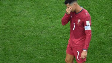 Cristiano Ronaldo, de la selección de Portugal, se lamenta tras la eliminación ante España en los octavos de final de la Copa del Mundo, el lunes 6 de julio de 2026 (AP Foto/Jessica Tobias)