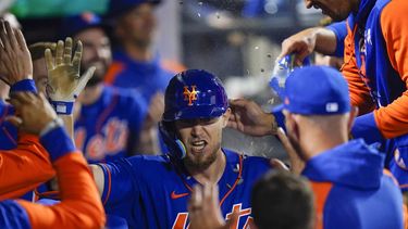 Alentados por Shakira, Mets vencen a Marineros