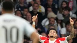 Luis Díaz festeja tras anotar el primer gol del Bayern Múnich en la victoria 2-1 ante el Real Madrid por los cuartos de final de la Liga de Campeones, el martes 7 de abril de 2026. (AP Foto/José Bretón) Luis Díaz festeja tras anotar el primer gol del Bayern Múnich en la victoria 2-1 ante el Real Madrid por los cuartos de final de la Liga de Campeones, el martes 7 de abril de 2026. (AP Foto/José Bretón)