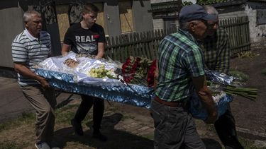 Ucranianos evacuados se ven obligados a regresar