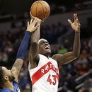 Trent, de Raptors, anota 30 puntos ante Wolves