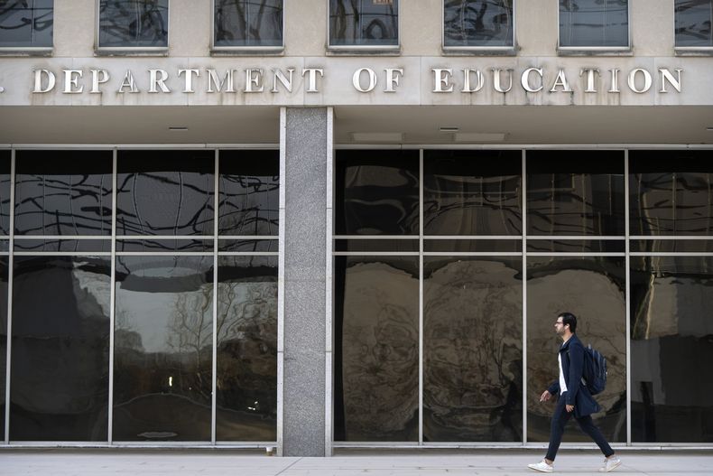 La sede del Departamento de Educación de Estados Unidos en Washington el 12 de marzo del 2025. (AP foto/Mark Schiefelbein)