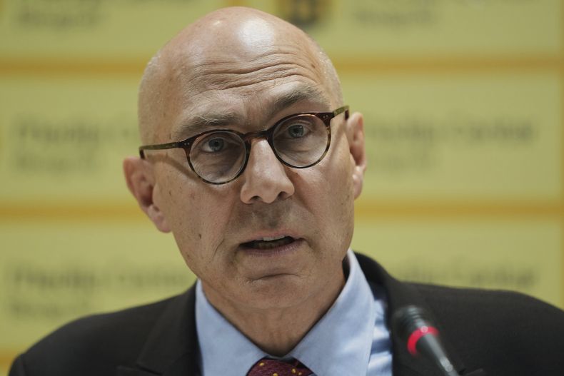 ARCHIVO - El alto comisionado de Naciones Unidas para los Derechos Humanos, Volker Turk, durante una conferencia de prensa en Belgrado, Serbia, el miércoles 21 de mayo de 2025. (AP Foto/Darko Vojinovic, Archivo)