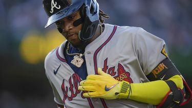 Ronald Acuña Jr. de los Bravos de Atlanta durante el juego ante los Cachorros de Chicago, e, miércoles 22 de mayo de 2024, en Chicago. (AP Foto/Erin Hooley)