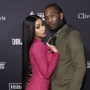ARCHIVO - Cardi B, izquierda, y Offset llegan a la gala y homenaje a los íconos de la industria previo a los Grammy en Beverly Hills, California, el 25 de enero de 2020. (Foto Mark Von Holden/Invision/AP, archivo)