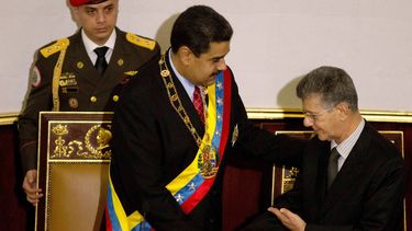 Congreso de Venezuela debate sobre emergencia económica