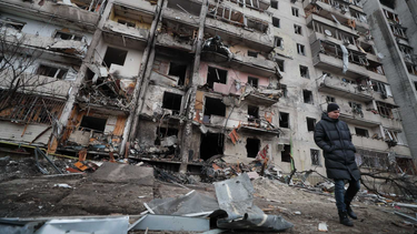 rusia bombardea y destruye hospital materno infantil en mariupol, ucrania