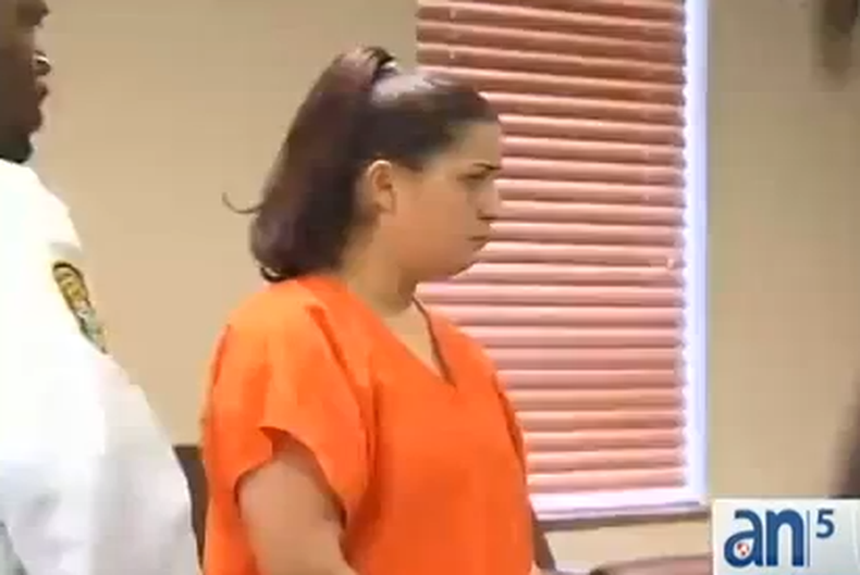 Dos modelos comparecieron hoy en corte tras un escandaloso video porno en el que aparecen torturando animales.