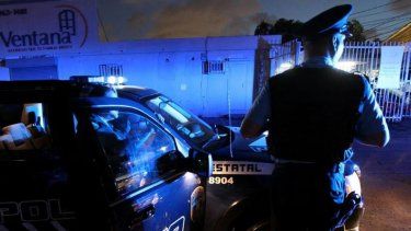 Una mujer es víctima de un carjacking en el estacionamiento de un supermercado en Hato Rey