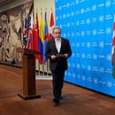 El ministro de Exteriores de Irán, Abbas Araghchi, abandona el podio tras hablar a la prensa durante la 81 Asamblea General de Naciones Unidas, en la sede de la ONU en Nueva York, el 25 de septiembre de 2026. (AP Foto/Yuki Iwamura)