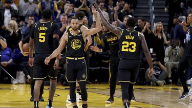 Curry y Warriors frenan a Jokic y eliminan a Nuggets