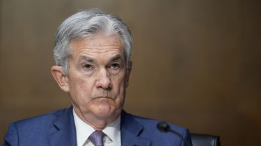 Fed mantiene tasa cerca de cero pero prevé mejorías en 2021