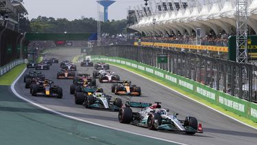 Russell logra 1ra victoria en F1, 1-2 de Mercedes en Brasil