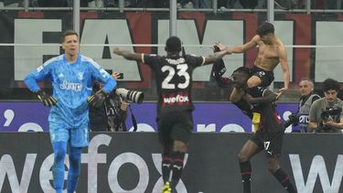 Milan vence a Juventus 2-0 en la Serie A