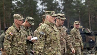 Jefes militares de EEUU y Ucrania se reúnen en persona