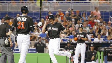 Prado da tres hits en triunfo de Marlins sobre Rojos