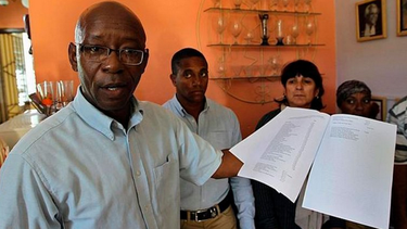 americateve | Uno de los encargados es Manuel Cuesta Morúa. No descartan solicitar que se redacte una nueva. Pretenden recoger 100.000 firmas para promover un cambio constitucional que permita democratizar el país