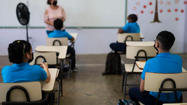 asociacion de maestros advierte que el incumplimiento de luma afecta el proceso educativo en las escuelas