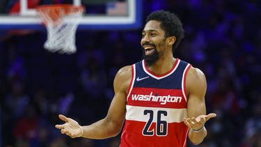 Wizards sorprenden a 76ers 106-103
