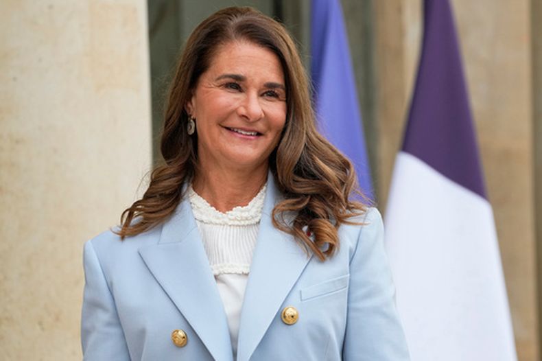 Melinda Gates, copresidenta de la Fundación Bill y Melinda Gates, posa para fotógrafos, en París, el 1 de julio de 2021. (Foto AP/Michel Euler, Archivo)