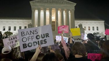 Reporte: Corte de EEUU anularía legalización del aborto