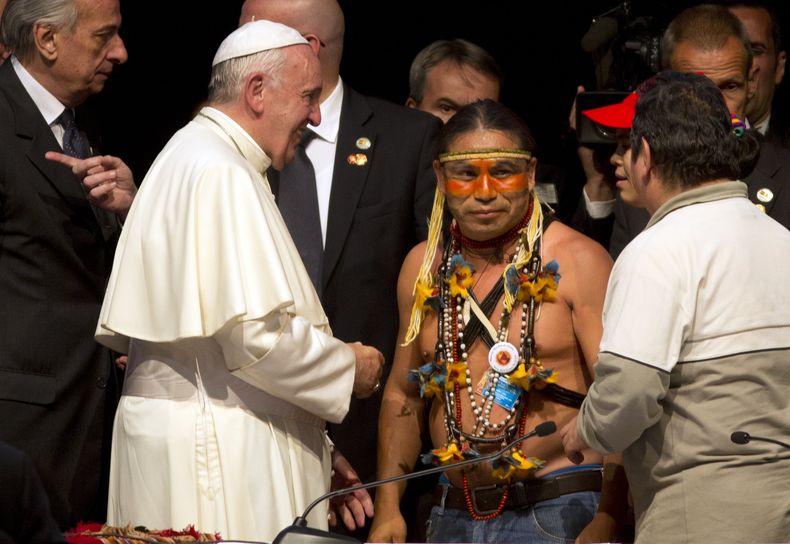 AMN-GEN_PAPA-INDIGENAS_DEBATE-2.jpg