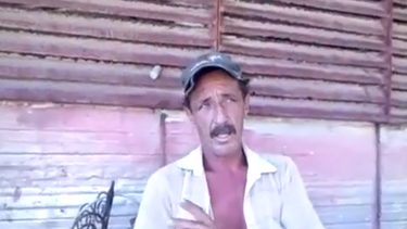 americateve | Varias familias de campesinos ven amenazadas sus viviendas y tierras por "nuevos" planes del régimen de La Habana. Los denunciantes perteneces a un grupo de mas de 30 familias entre los que se encuentran mujeres y niños en la zona del Central Ma