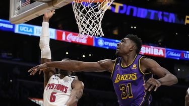 Lakers superan 128-121 a Pistons sin contar con LeBron