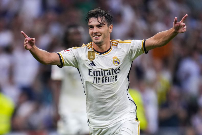 Brahim Díaz celebra tras anotar el primer gol del Real Madrid ante Las Palmas en el partido de la Liga española, el miércoles 27 de septiembre de 2023. (AP Foto/Manu Fernández)