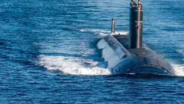 En esta fotografía proporcionada por el Ministerio de Defensa de Corea del Sur, el portaaviones estadounidense Ronald Reagan y el submarino de propulsión nuclear estadounidense Annapolis participan en un ejercicio militar conjunto antisubmarinos entre Corea del Sur, Estados Unidos y Japón el 30 de septiembre de 2022, en aguas frente a la costa oriental surcoreana. (Ministerio de Defensa de Corea del Sur vía AP, archivo)