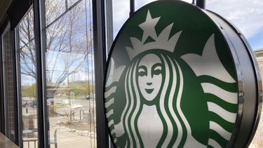 starbucks da marcha atras; no requerira vacuna contra covid