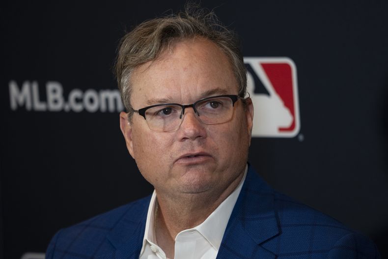 El mánager de los Padres de San Diego Mike Shildt responde a preguntas durante las reuniones invernales en Nashville, Tennessee el martes 5 de diciembre del 2023. (AP Foto/George Walker IV)