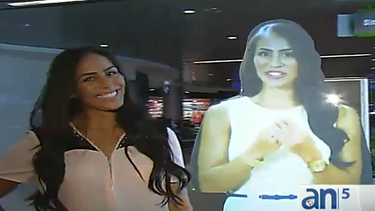 americateve | Ayer conocimos a Leticia, la empleada virtual que trabaja 24 horas, los siete días de la semana, en el Aeropuerto Internacional de Miami.