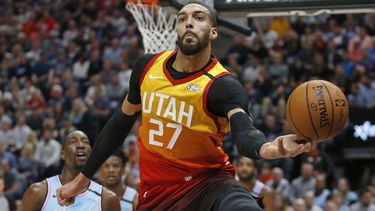 nba suspende la temporada, jugador da positivo por covid-19