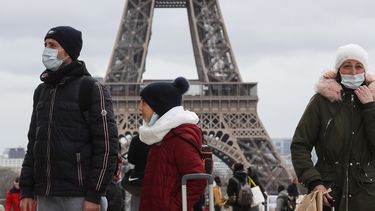 francia suma mas de 26.000 casos de coronavirus diarios y supera la barrera de los 34.000 fallecidos