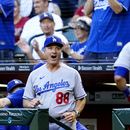 Ríos, Betts encadenan jonrones y Dodgers vencen en Arizona