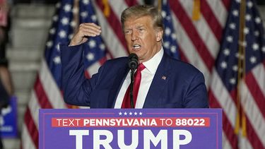 ARCHIVO - El expresidente Donald Trump habla durante un evento de campaña, el 29 de julio de 2023, en Erie, Pensilvania. (AP Foto/Sue Ogrocki)