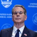 El secretario del Tesoro de Estados Unidos, Scott Bessent, asiste a una reunión con el presidente Donald Trump sobre la coalición multinacional de política y seguridad “Escudo de las Américas” al margen de la Asamblea General de las Naciones Unidas, el martes 22 de septiembre de 2026, en la sede de la ONU. (AP Foto/Julia Demaree Nikhinson)
