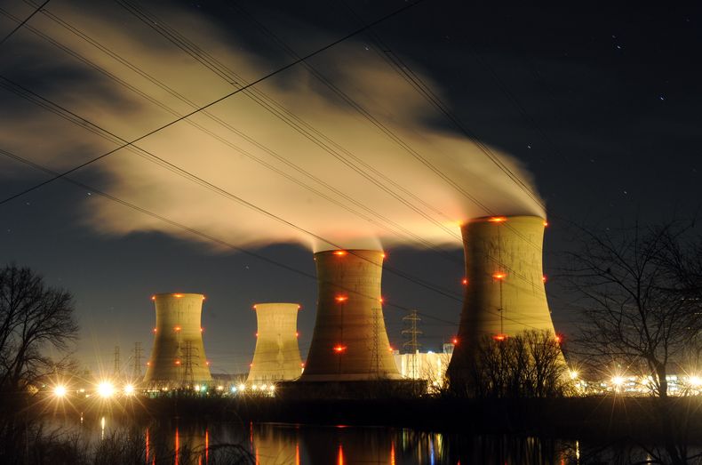 ARCHIVO - La planta de energía nuclear Three Mile Island, en imagen del 28 de marzo de 2011, en Middletown, Pensilvania. (AP Foto/Bradley C Bower, archivo)