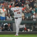 El venezolano Gleyber Torres, de los Tigres de Detroit, anota tras conectar un jonrón de dos carreras ante los Marineros de Seattle, el martes 4 de agosto de 2026 (AP Foto/Eric Hiller)