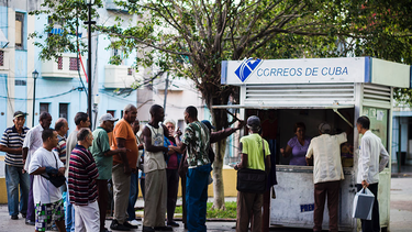 estanquillos de prensa oficialista pasan a manos privadas