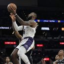 Cpn 39 puntos de James, Lakers superan a Spurs