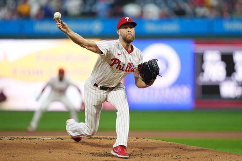Zack Wheeler de los Filis de Filadelfia lanza en la primera entrada ante los Cerveceros de Milwaukee el martes 22 de septiembre del 2026. (AP Foto/Matt Rourke)