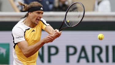 El alemán Alexander Zverev disputa un juego ante el belga David Goffin en la segunda ronda del Abierto de Francia el jueves 30 de mayo del 2024. (AP Foto/Aurelien Morissard)