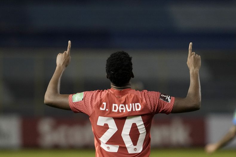 DEP-FUT MUNDIAL CANADÁ-EFERVESCENCIA
