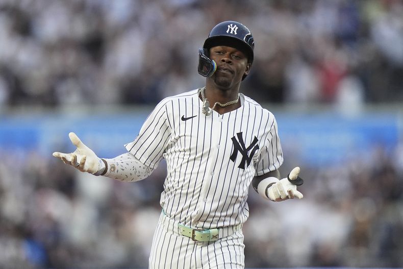 Jazz Chisholm Jr., de los Yankees de Nueva York, recorre las bases tras batear un jonrón en el juego del viernes 27 de junio de 2025, ante los Atléticos (AP Foto/Frank Franklin II)