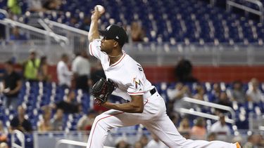 Alcántara domina en triunfo de Marlins sobre Filis