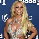 ARCHIVO - En esta fotografía de archivo del 12 de abril de 2018, Britney Spears llega a la 29ª entrega anual de los GLAAD Media Awards en Beverly Hills, California. Spears negó rumores sobre un nuevo álbum y prometiendo nunca regresar a la industria de la músical. Al mismo tiempo, señaló Spears en una publicación de Instagram el miércoles 3 de enero de 2024, todavía compone música, para otras personas. (Foto Chris Pizzello/Invision/AP, archivo)