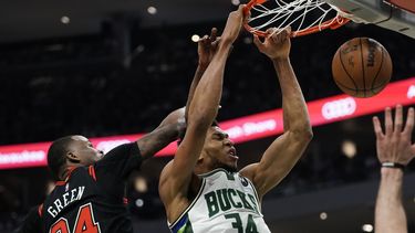 Bucks se reponen ante Bulls y ganan el primero de la serie